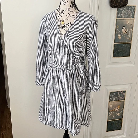 Old Navy Blue & White Striped Long Sleeve V-Neck Dress - Picture 12 of 13
